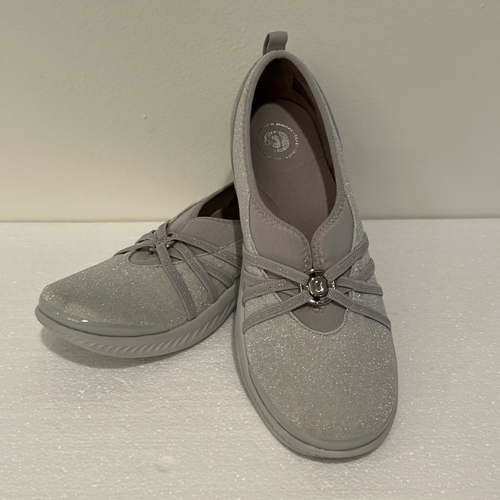 Bzees Niche Silver Shimmer Washable Comfort Flats Shoes Size 12M
